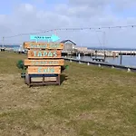 Cosy Small For 4 Persons Дом отдыха Транекер
