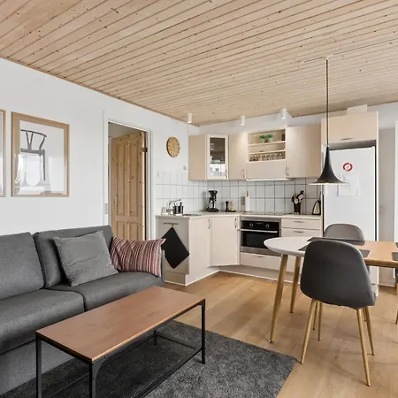 Cosy Small For 4 Persons Транекер